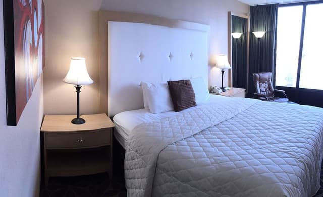 Standard Room, 1 King Bed
