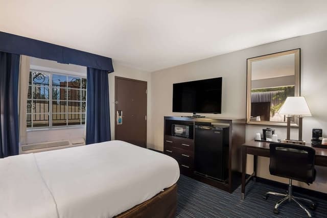 Room, 1 Queen Bed, Accessible, Non Smoking