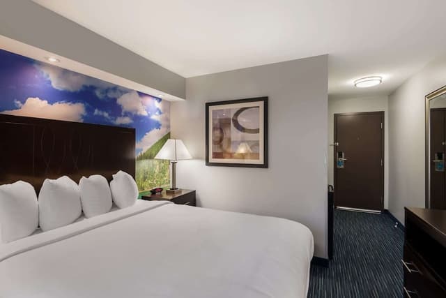 Standard Room, 1 Queen Bed, Non Smoking