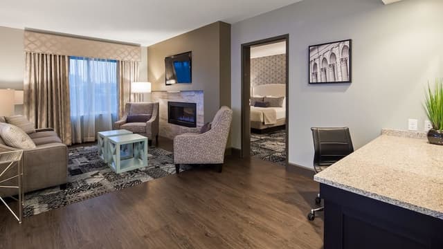 Suite, 1 King Bed, Balcony, River View (with Sofabed)