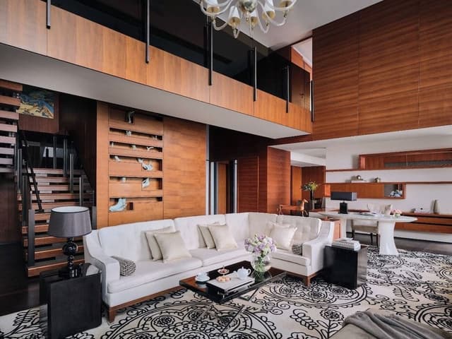 Presidential Suite, Club Lounge Access, City View