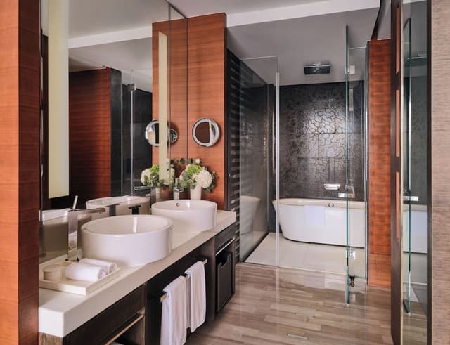 Club One-Bedroom Suite
