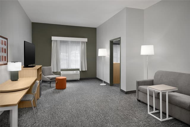 1 KING SUITE