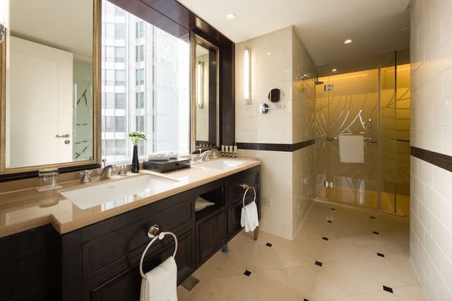 Paramount Deluxe Room