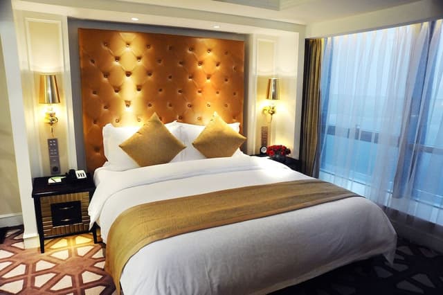 Paramount Deluxe Room