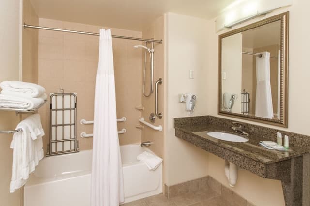 Studio Suite, Kitchen