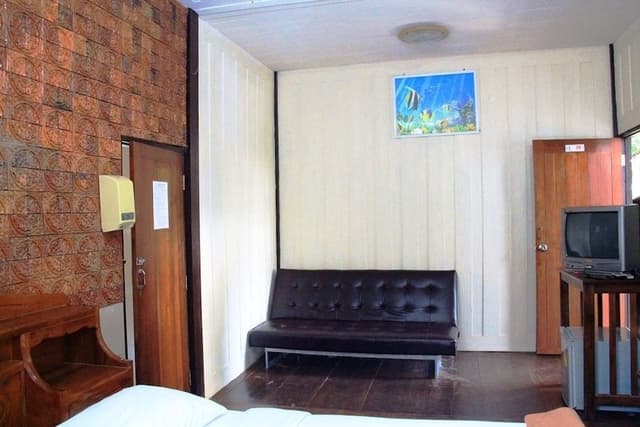 Deluxe Room With Air-Conditioning