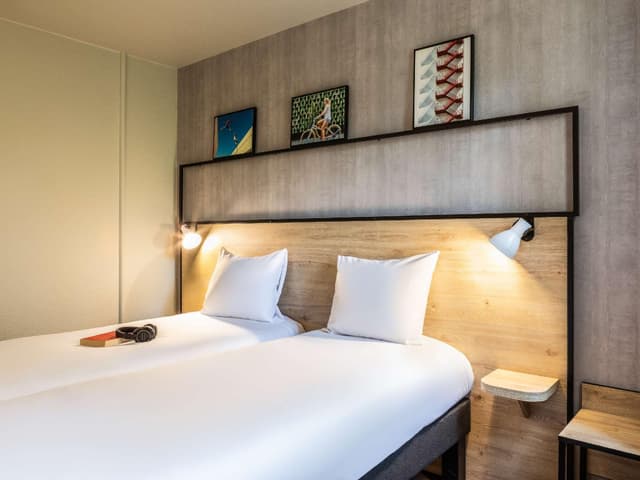 Standard Room with Two Single Beds