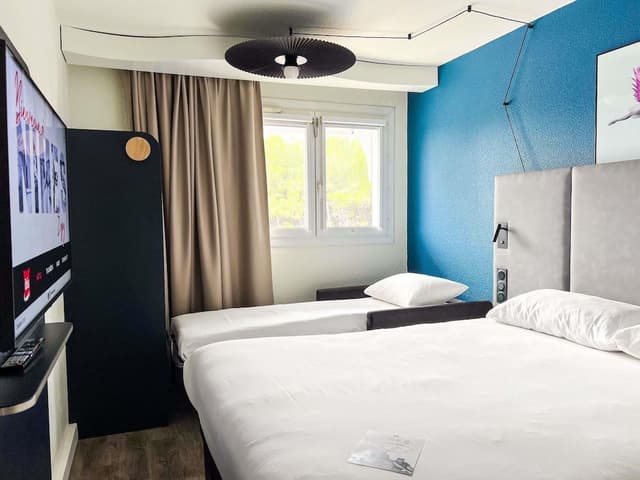 Room 1 double bed and 1 child bed under 12 years old