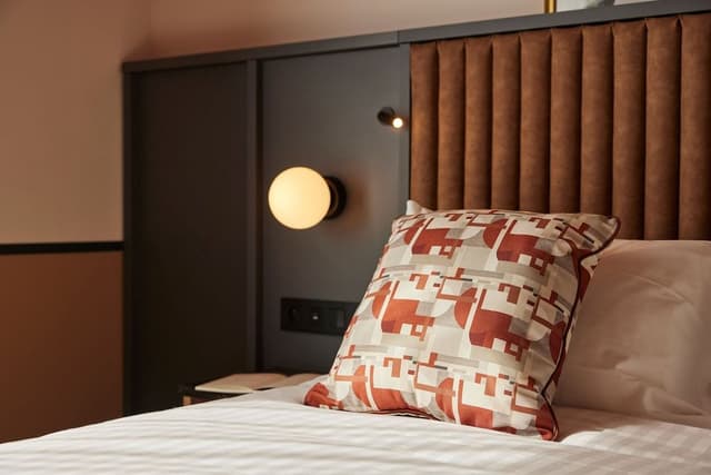 Standard Room, 1 King Bed
