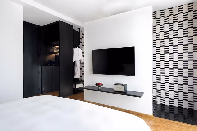 Standard Room, 1 King Bed