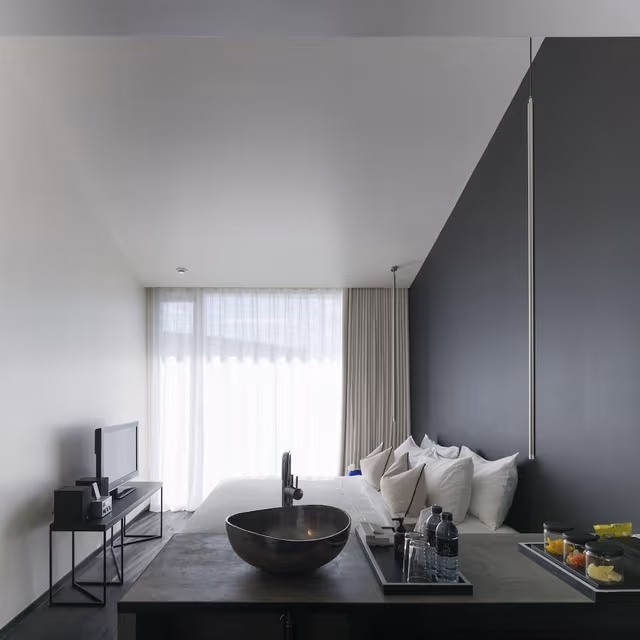 Standard Room, 1 King Bed