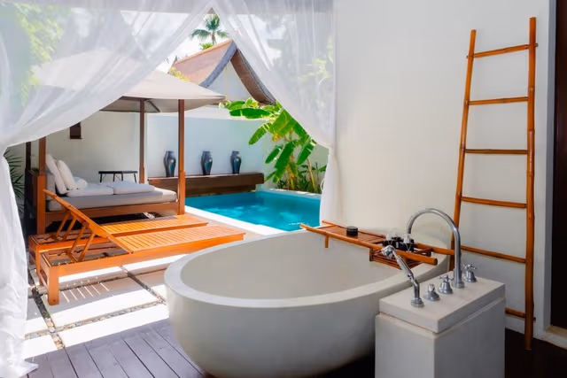 SALA Pool Villa