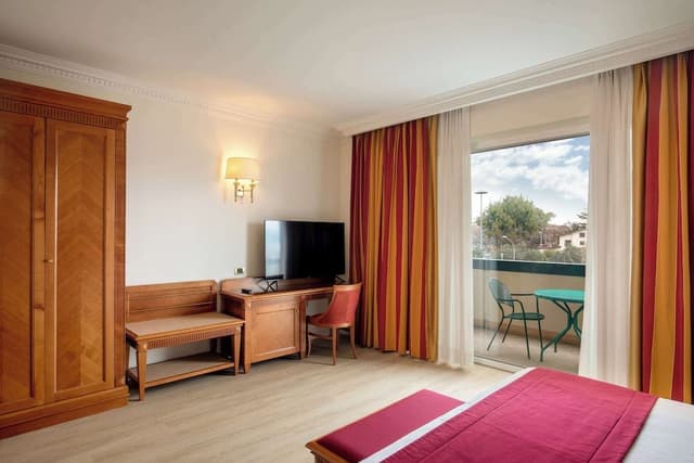 Deluxe Room, 1 King Bed