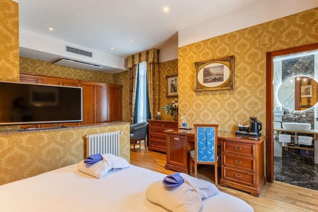 Superior Room, 1 King Bed, Non Smoking, Terrace