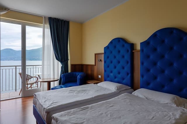 Deluxe Double Room, Lake View (3 pax)