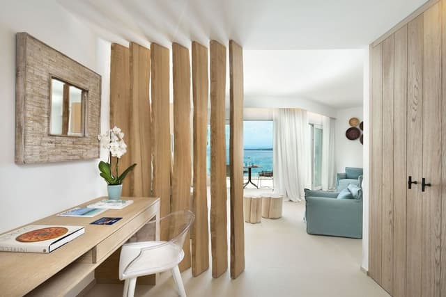 Pool Suite