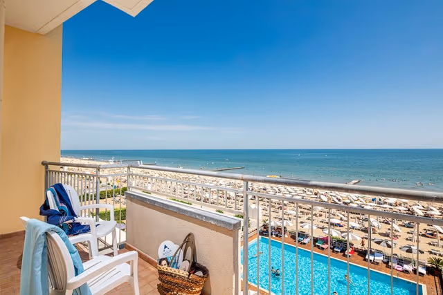 Classic Triple Room, Balcony, Sea Facing