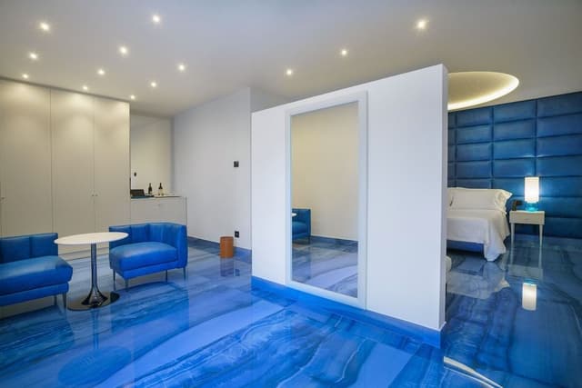 Suite 955