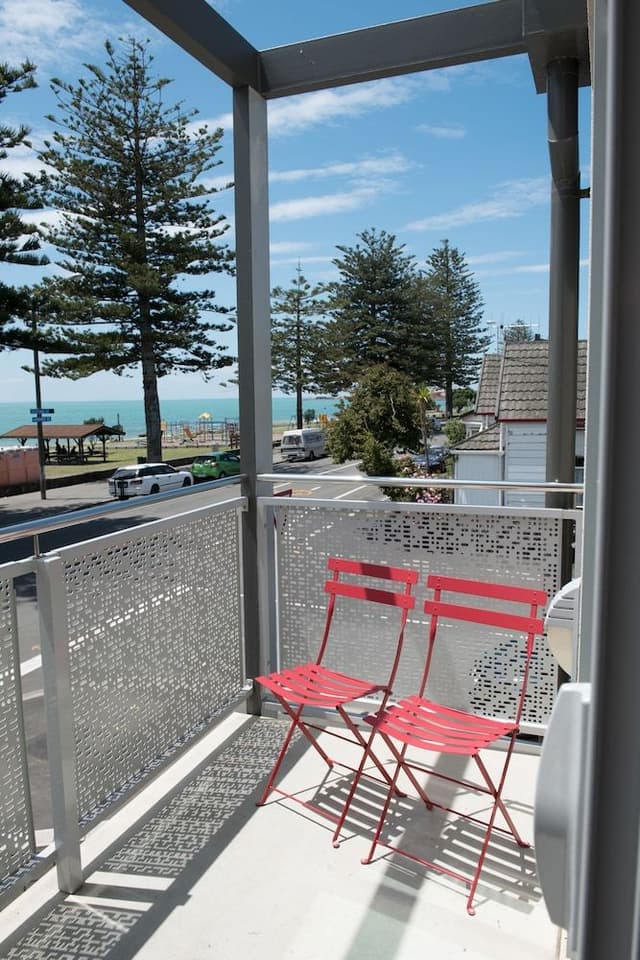 Beachfront 2 Bedroom Apartment