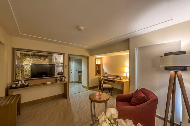 KING ONE BEDROOM SUITE