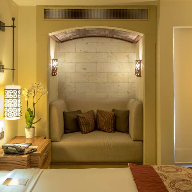 KING ACCESSIBLE GUEST ROOM