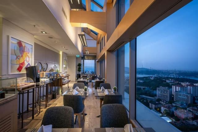 Executive King Room with Club Lounge Access and Sea View