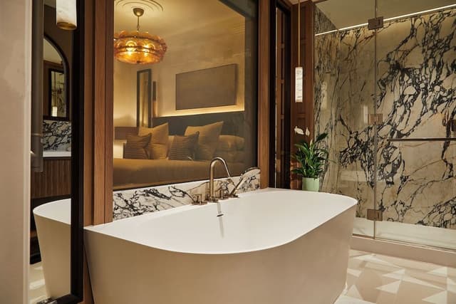 Luxe Suite
