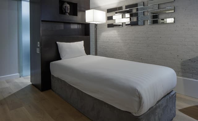 SINGLE GUEST ROOM