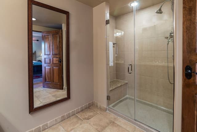 Suite, Fireplace