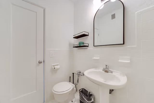 Standard Room, 1 King Bed, Private Bathroom (Self check-in)