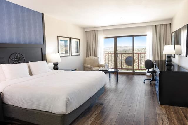 Premium Suite, 1 King Bed