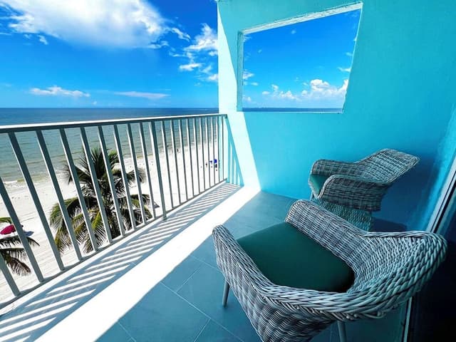 Suite with King Bed, Beachfront, Balcony