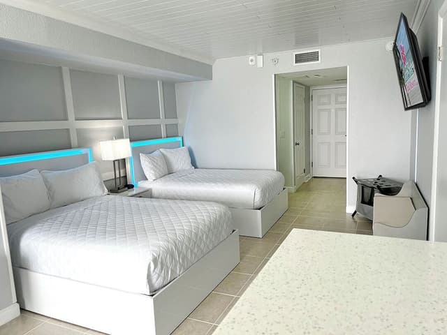 Standard Beachfront, Balcony, Two Doubles