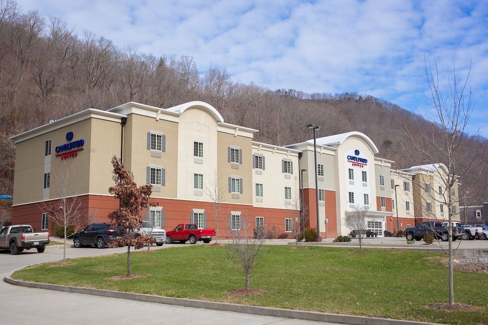 Candlewood Suites Logan1