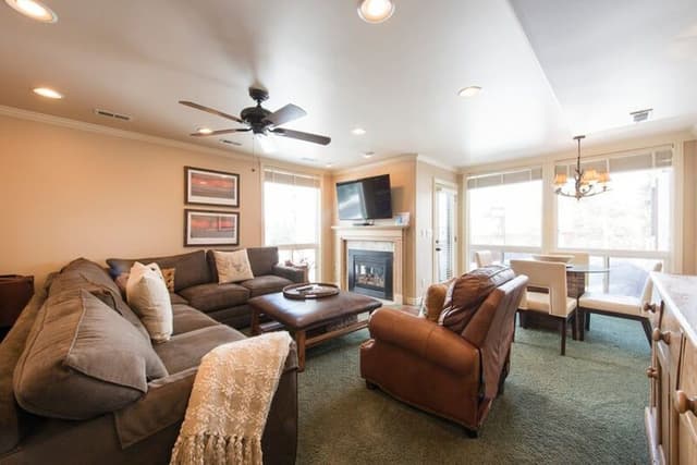 Condo, 2 Bedrooms
