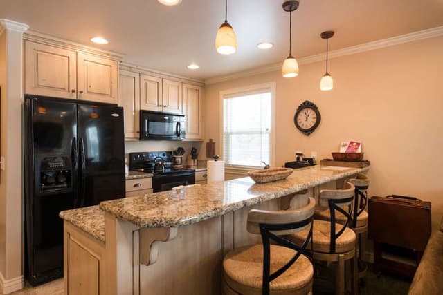 Condo, 2 Bedrooms