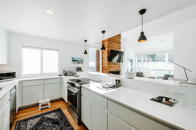 Condo, 2 Bedrooms