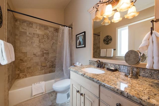 Condo, 2 Bedrooms