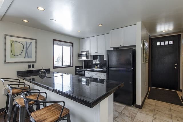 Condo, 1 Bedroom