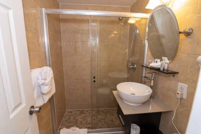 Luxury Double Room, 1 King Bed, Pool View