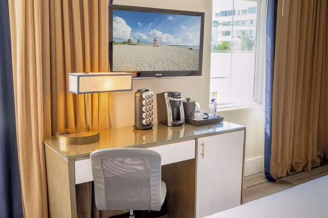 Luxury Double Room, 1 King Bed, Pool View