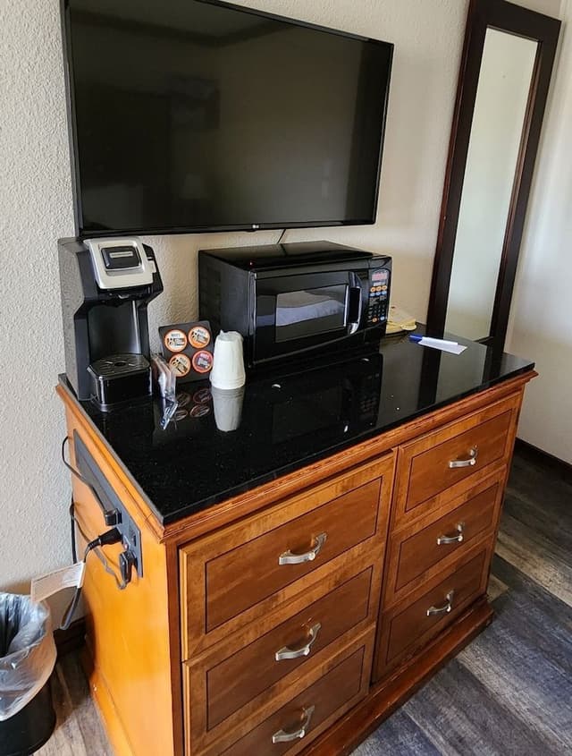 Standard Room, 1 King Bed