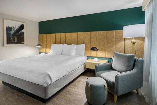 Standard Room, 1 King Bed, Non Smoking, Refrigerator & Microwave