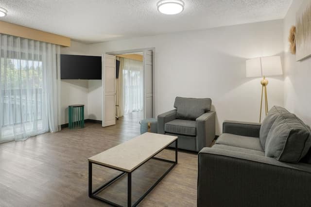 Suite, 1 King Bed, Balcony, Pool View
