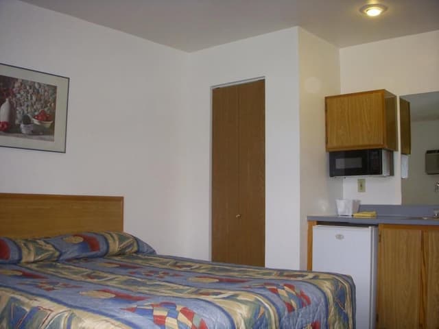 Deluxe Suite, Smoking