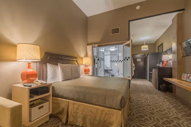 Luxury Loft, 1 King Bed, Bathtub