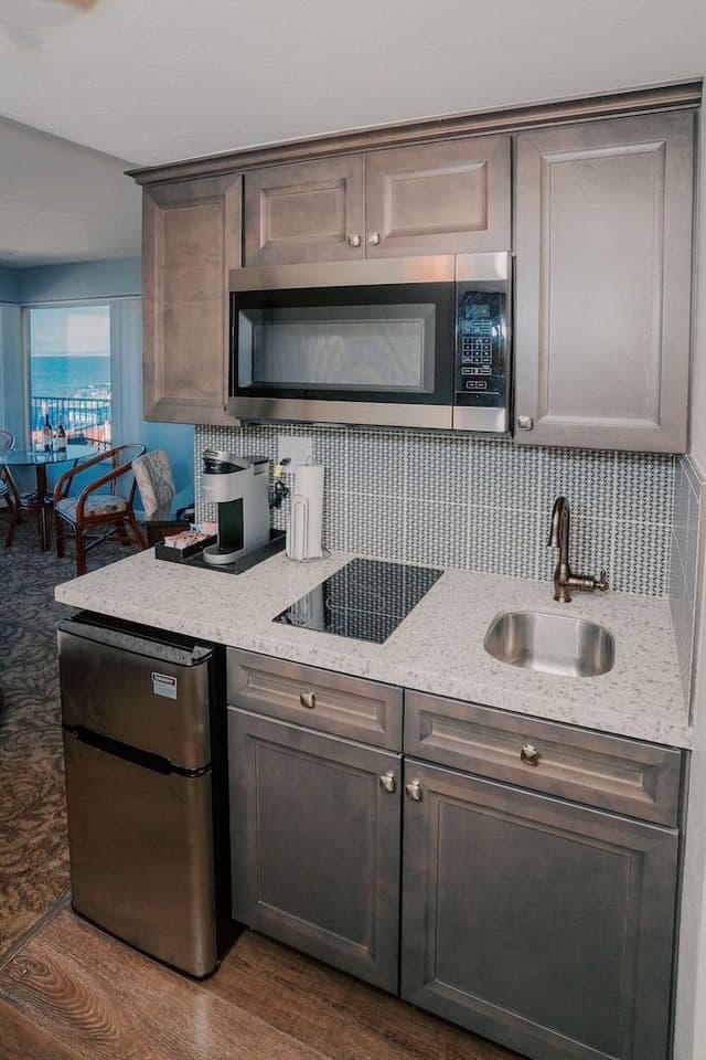 Deluxe Room, 1 King Bed, Ocean View