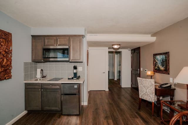 Deluxe Room, 1 King Bed, Ocean View