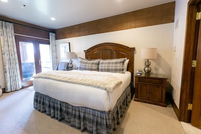 Luxury Suite, 4 Bedrooms (Premium, w/ 3 Hot Tubs)